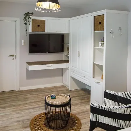 Flat In Nesebar. Two Minutes Away From The Beach. Apartment *